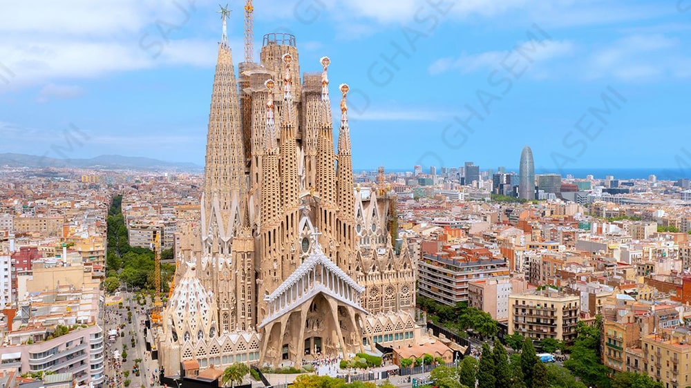 Sagrada Família (Basilica and Expiatory Church of the Holy Family)